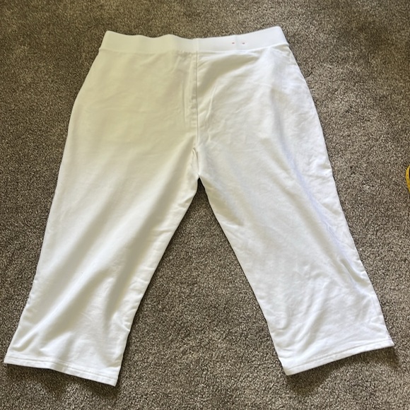 Talbots Relaxed Capris - Picture 4 of 4